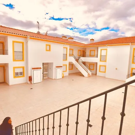 Estrada De, Urbanizacao,edificio Laranjal,apartment 18,vale Carro, 8200-596 Apartamento *