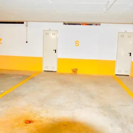 Estrada De, Urbanizacao,edificio Laranjal,apartment 18,vale Carro, 8200-596 Апартаменты *