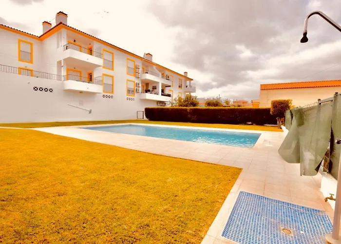 Estrada De, Urbanizacao,edificio Laranjal,apartment 18,vale Carro, 8200-596