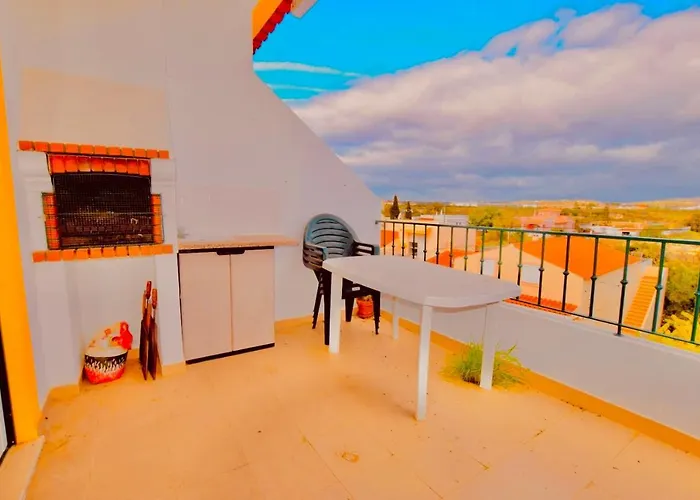 Estrada De, Urbanizacao,edificio Laranjal,apartment 18,vale Carro, 8200-596 Albufeira