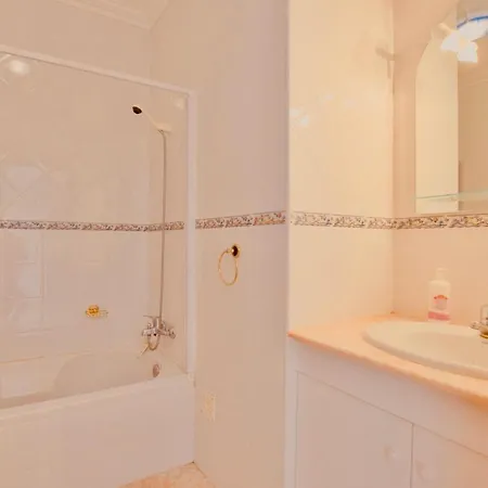 Διαμέρισμα Estrada De, Urbanizacao,edificio Laranjal,apartment 18,vale Carro, 8200-596 Αλμπουφέιρα