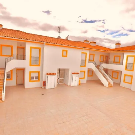 Estrada De, Urbanizacao,edificio Laranjal,apartment 18,vale Carro, 8200-596